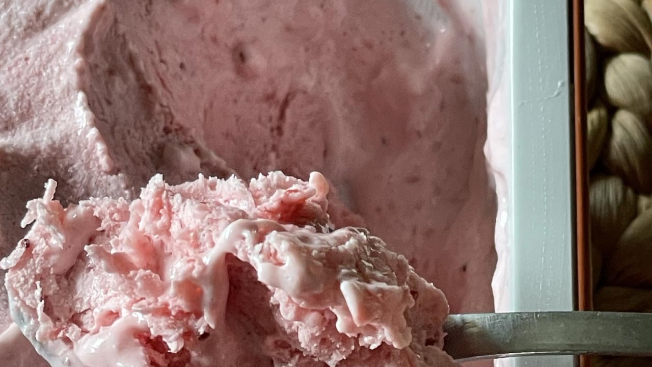 Freezer – Strawberry Ice Cream